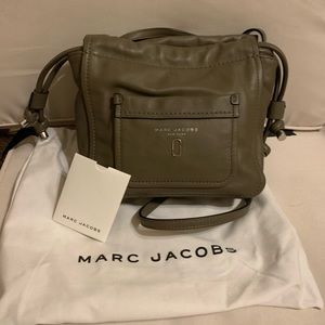 Marc Jacobs Leather Tied Up Crossbody Bag in Tan